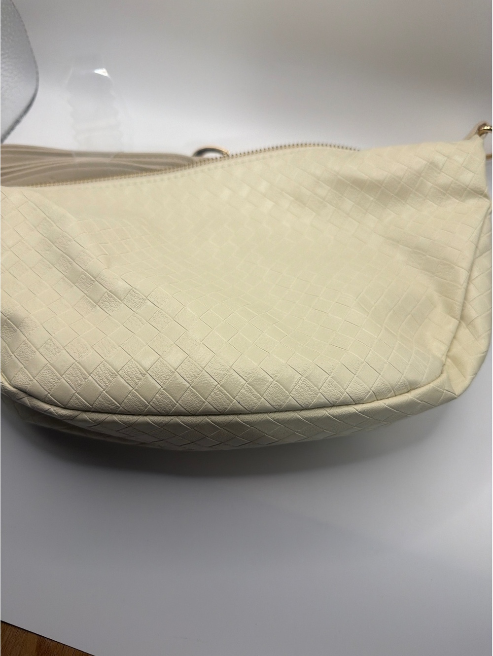Universal Thread Off-White Textured Shoulder Bag - Picture 5 of 7